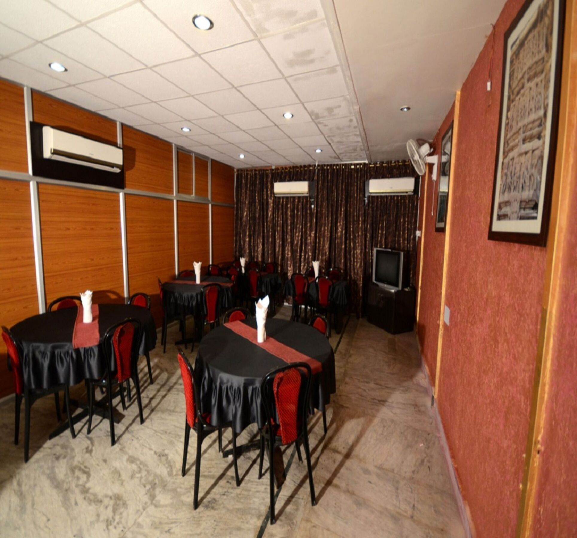 Oyo 2075 Hotel Kota Royal Exterior photo
